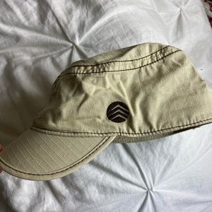Solaris cream cap